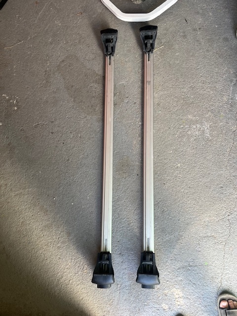 Střešní příčníky Thule - 2