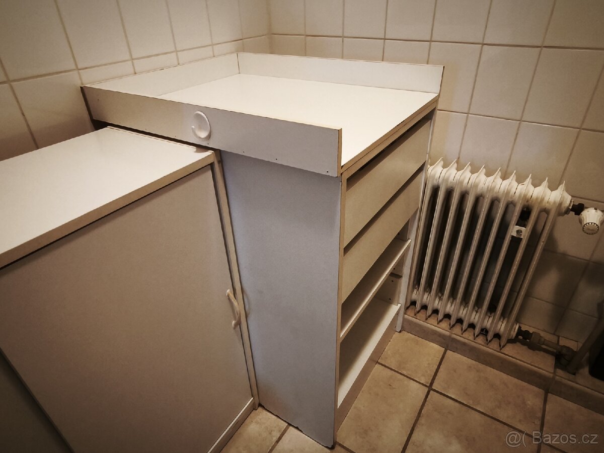 Přebalovací pult a komoda - 2