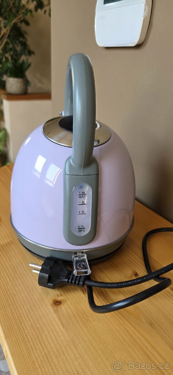 SILVERCREST
Rychlovarná konvice SWKC 3000 E3
NOVÁ - 2