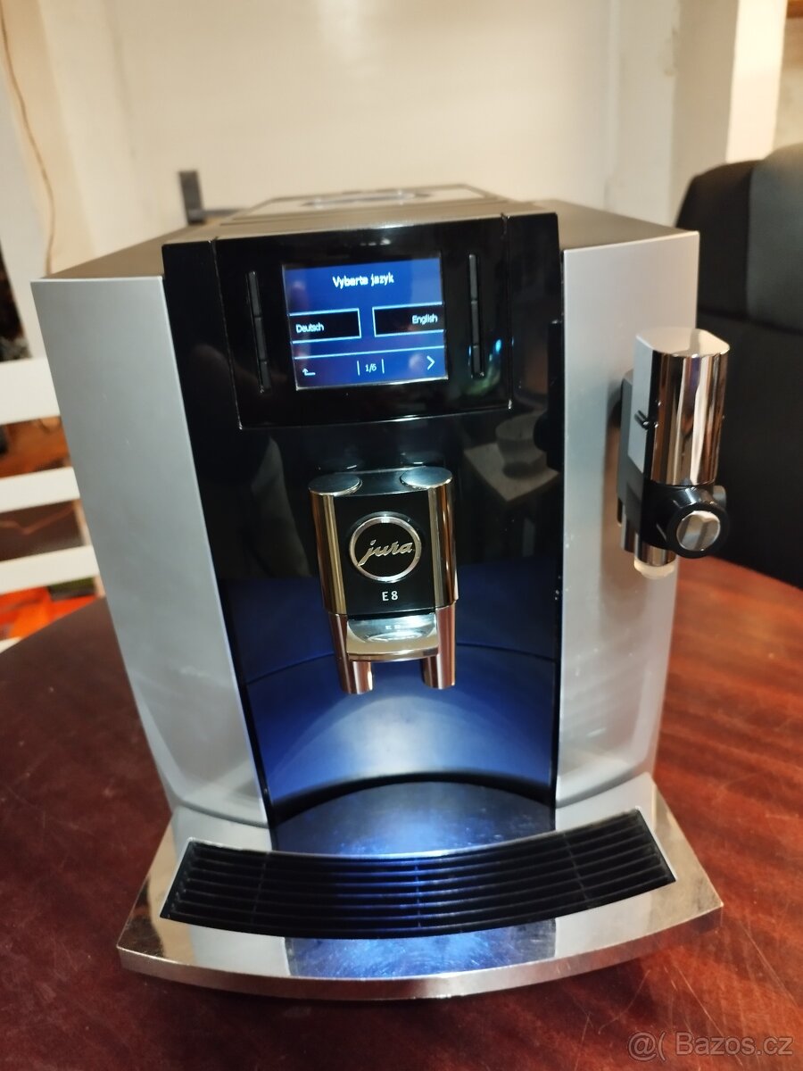 Kávovar JURA E8 - 2