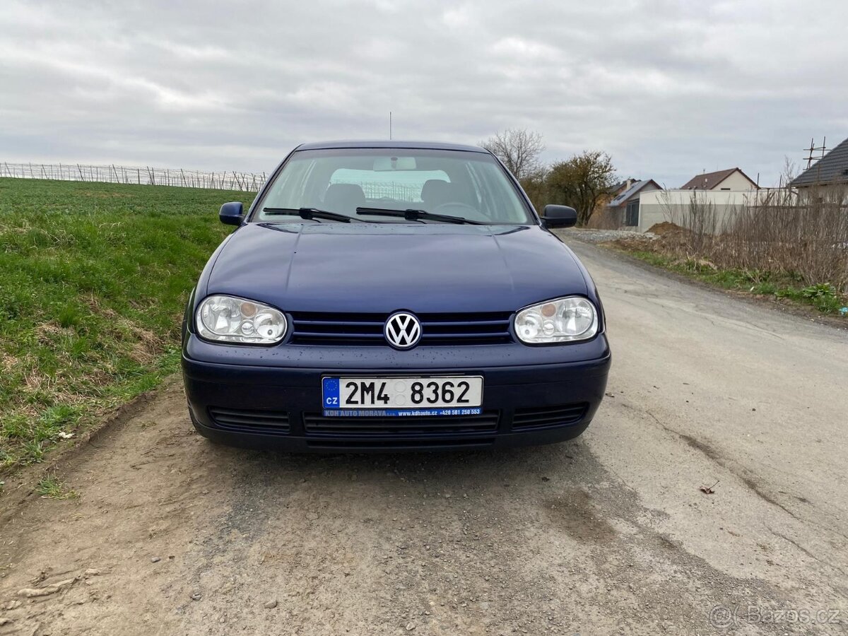 VW Golf IV 1.6 - 2