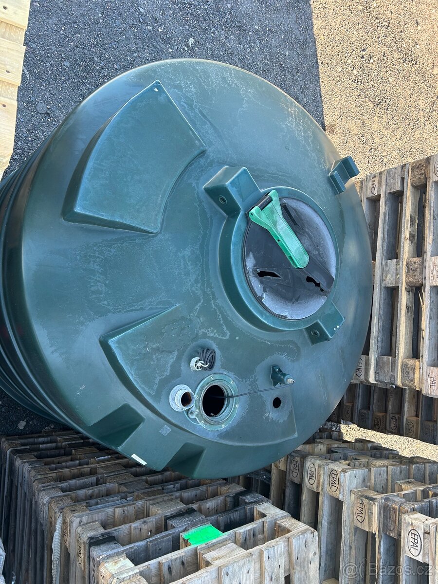 Nádrž na naftu - 2