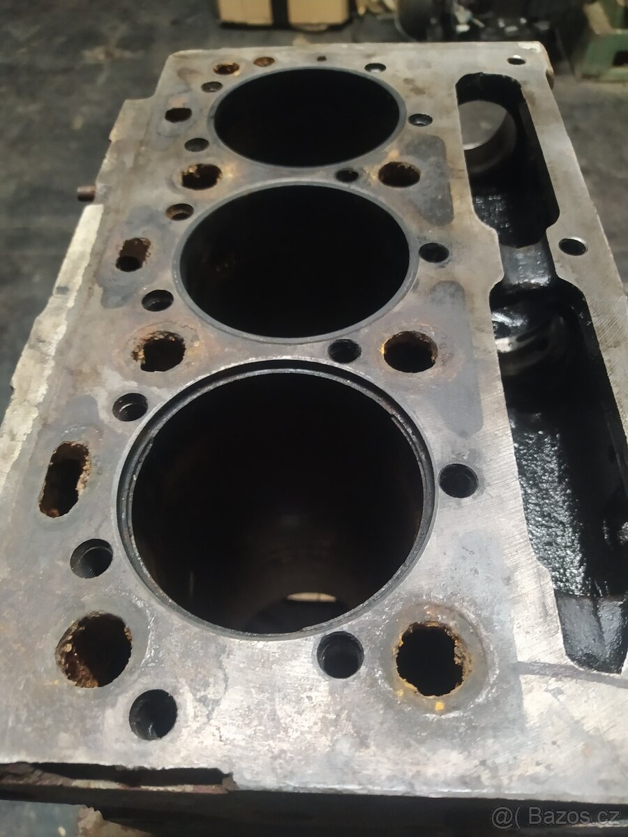 Díly motoru Perkins D 2500 - 2