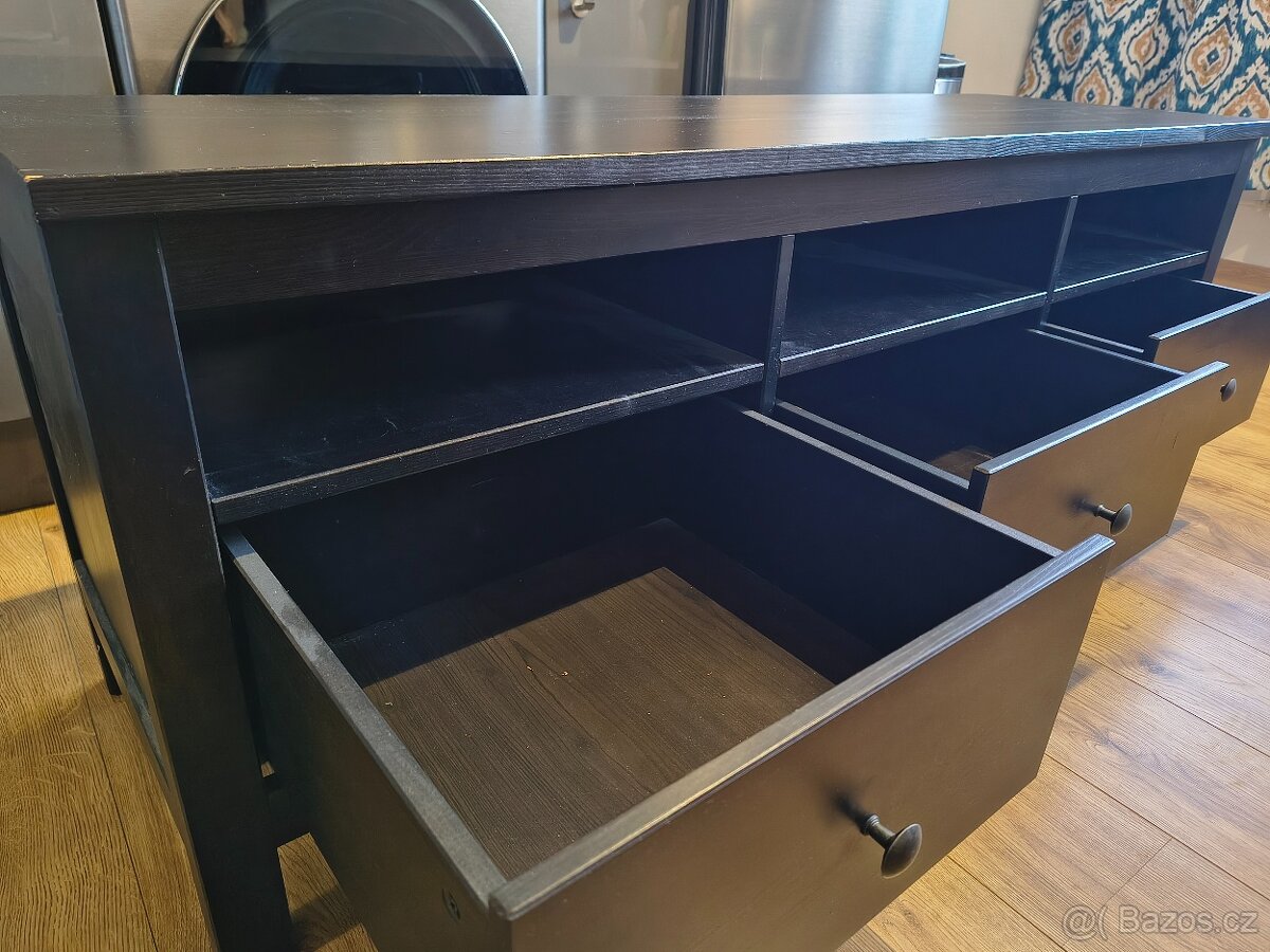 IKEA HEMNES stolek na TV - 2