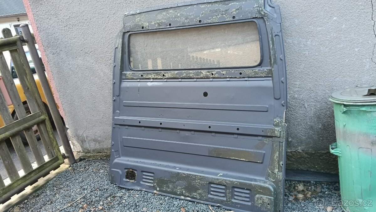 Přepážka Mercedes Sprinter model okolo 2016 - 2