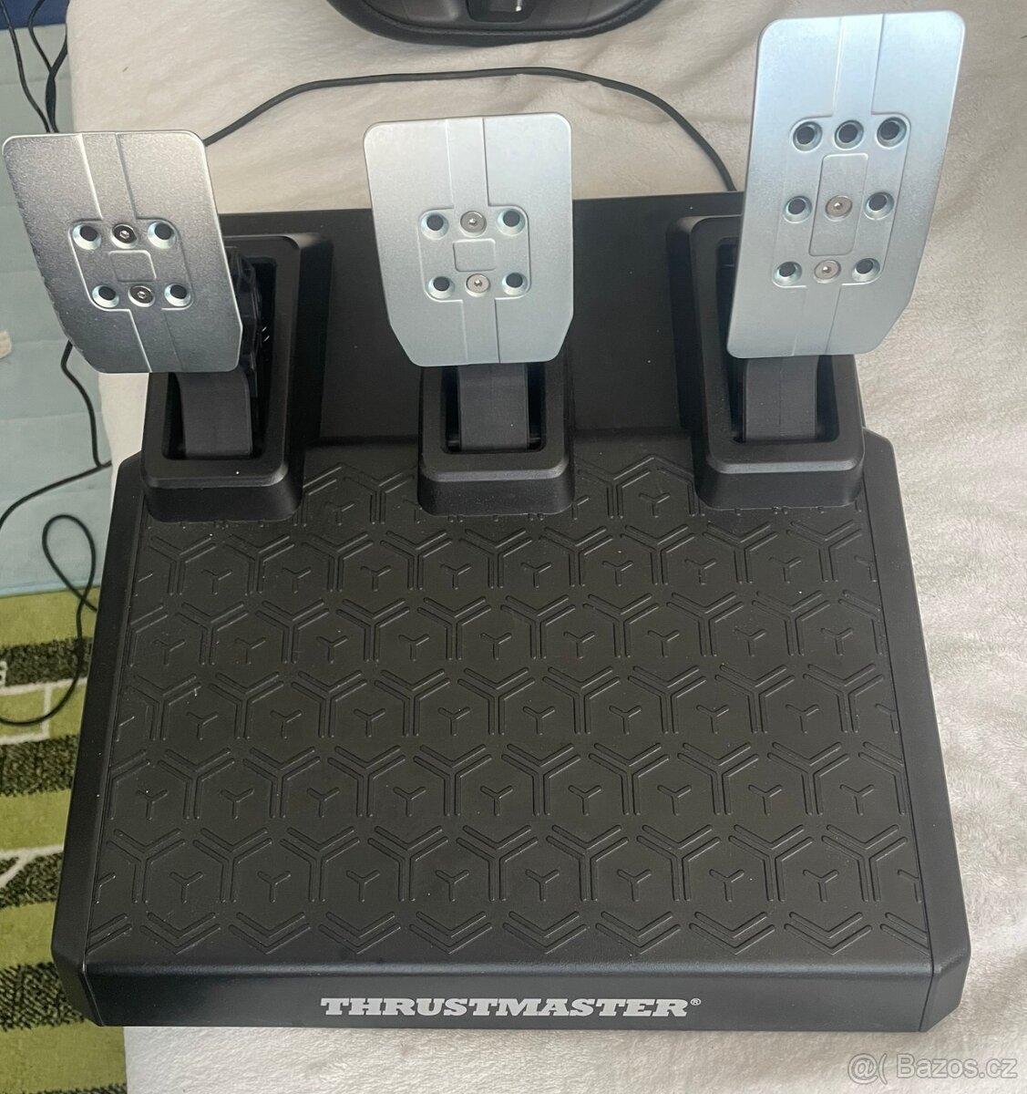 Závodní volant Thrustmaster (Force Feedback) + 3 pedály - 2
