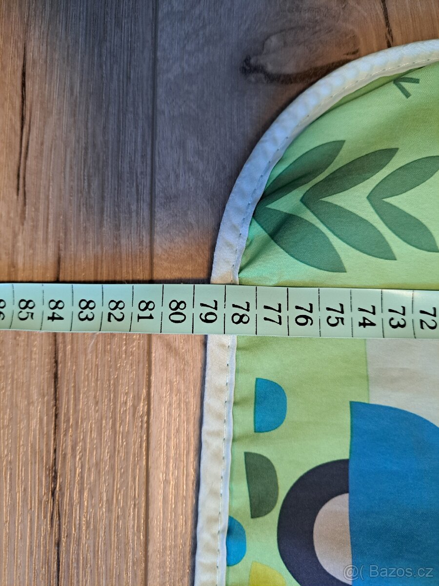 Dětská deka Fisher Price se 4 hračkami na zavěšení - 2