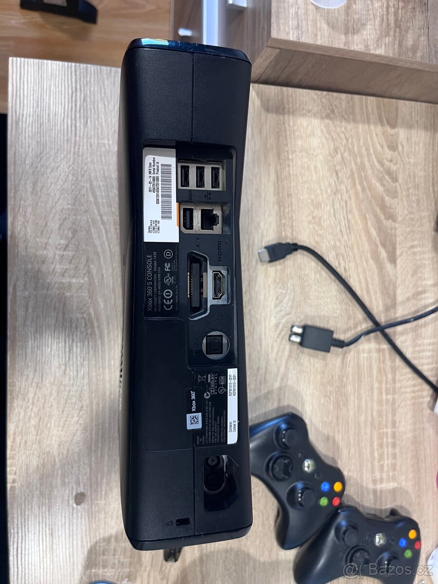 Xbox 360 + 2 ovladače + hry - 2