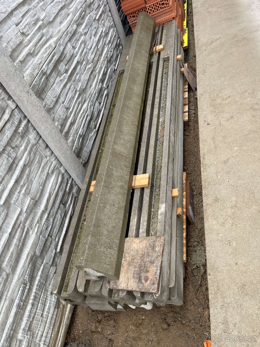 Sloupky na betonový plot - 2