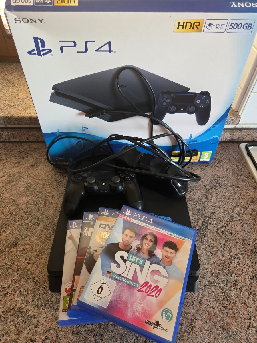 2x ps4 500GB + 8 her a 2 ovladače - 2