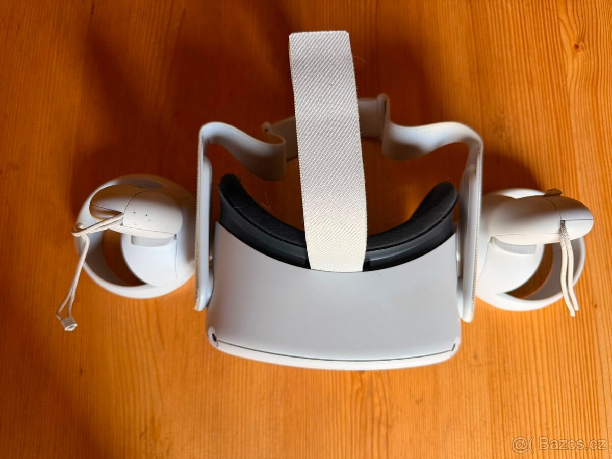 VR Meta Quest 2(Oculus Quest 2) 128 GB + ovladače - 2