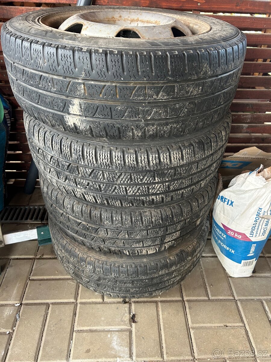 Zimní kola 215/60 R17 - 2