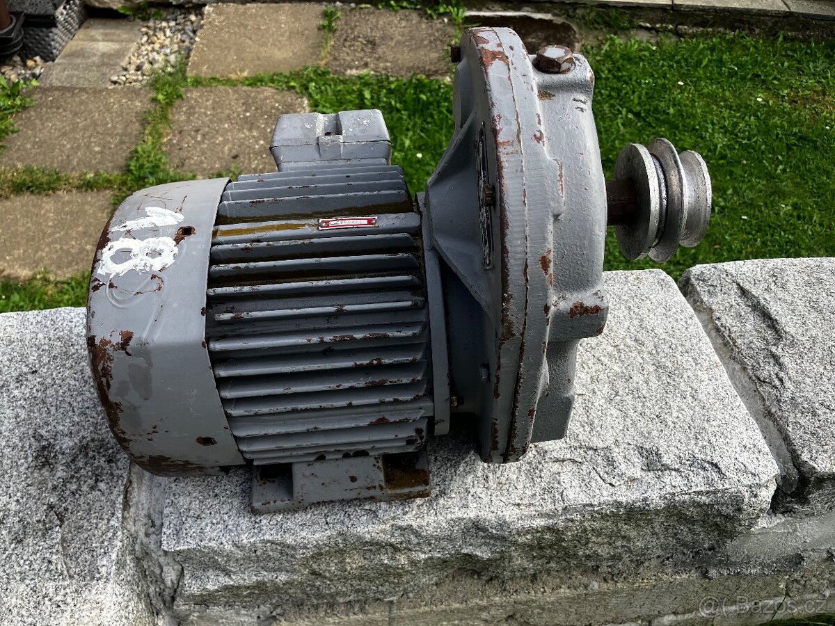 Elektromotor s převodovkou - 2