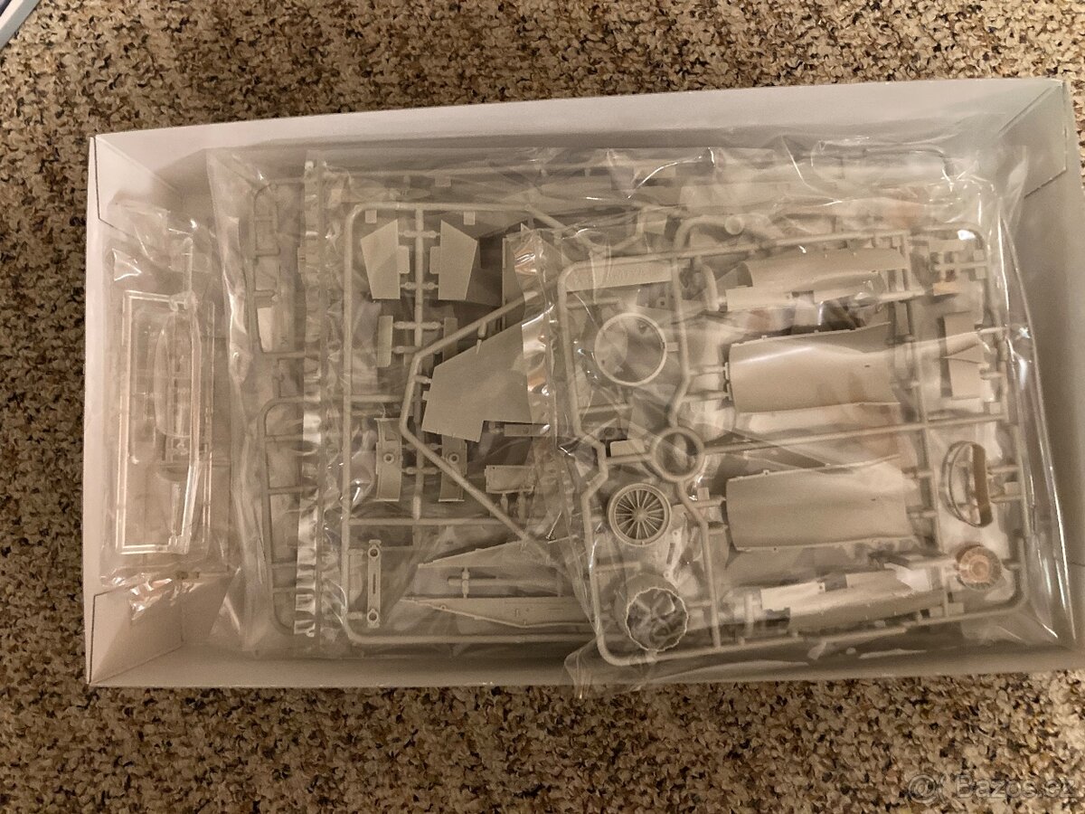 Prodám model stíhačky F16CJ - 2
