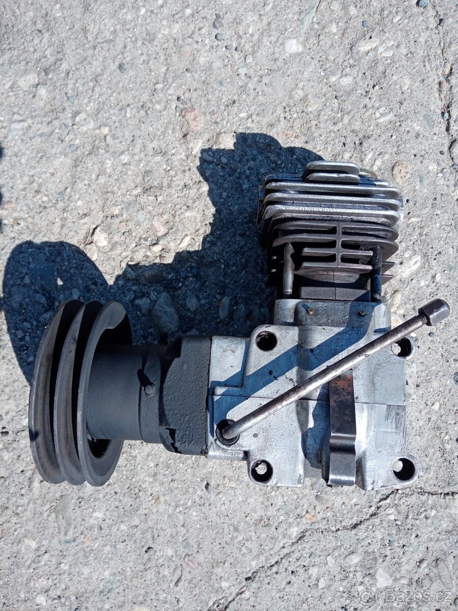 na TRAKTOR ,KOMPRESOR, stabilizator, ZETOR 7245 - 2