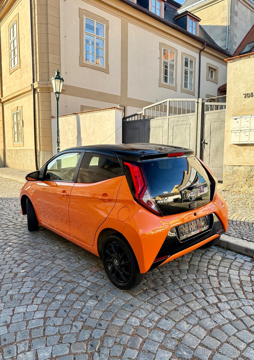 Toyota Aygo 1.0i 53kw ČR Automat 1.Maj Klima - 2