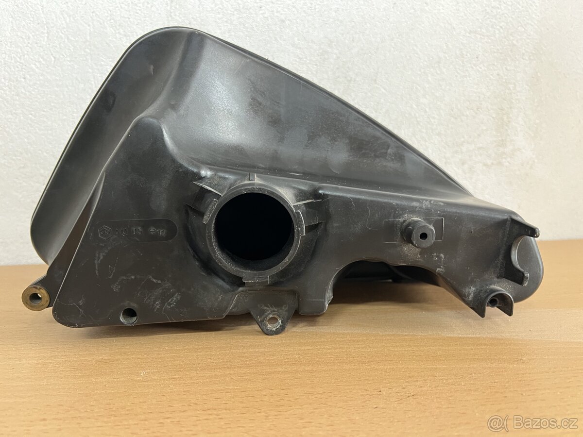 Box vzduchového filtru Piaggio Vespa ET4 - 2