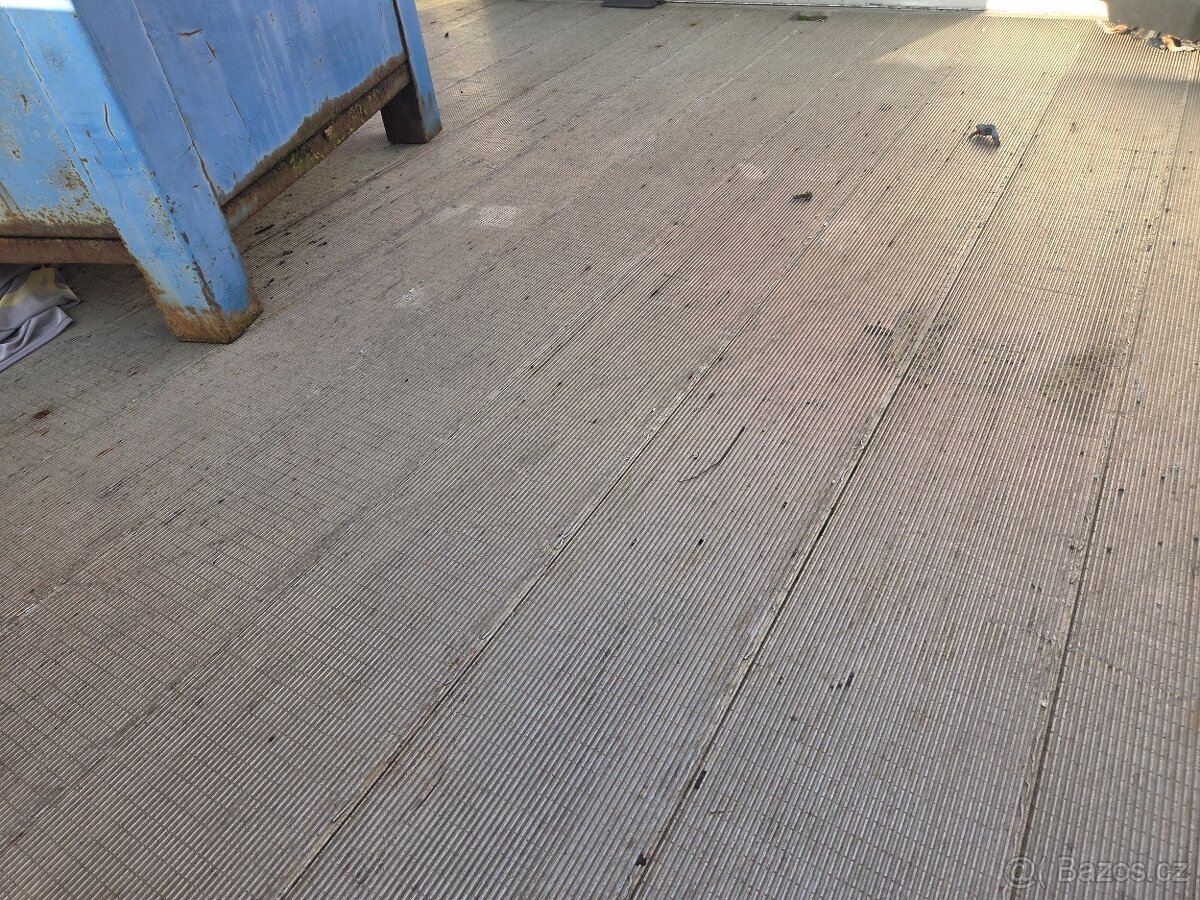 Hliníková korba, Renault, valnik