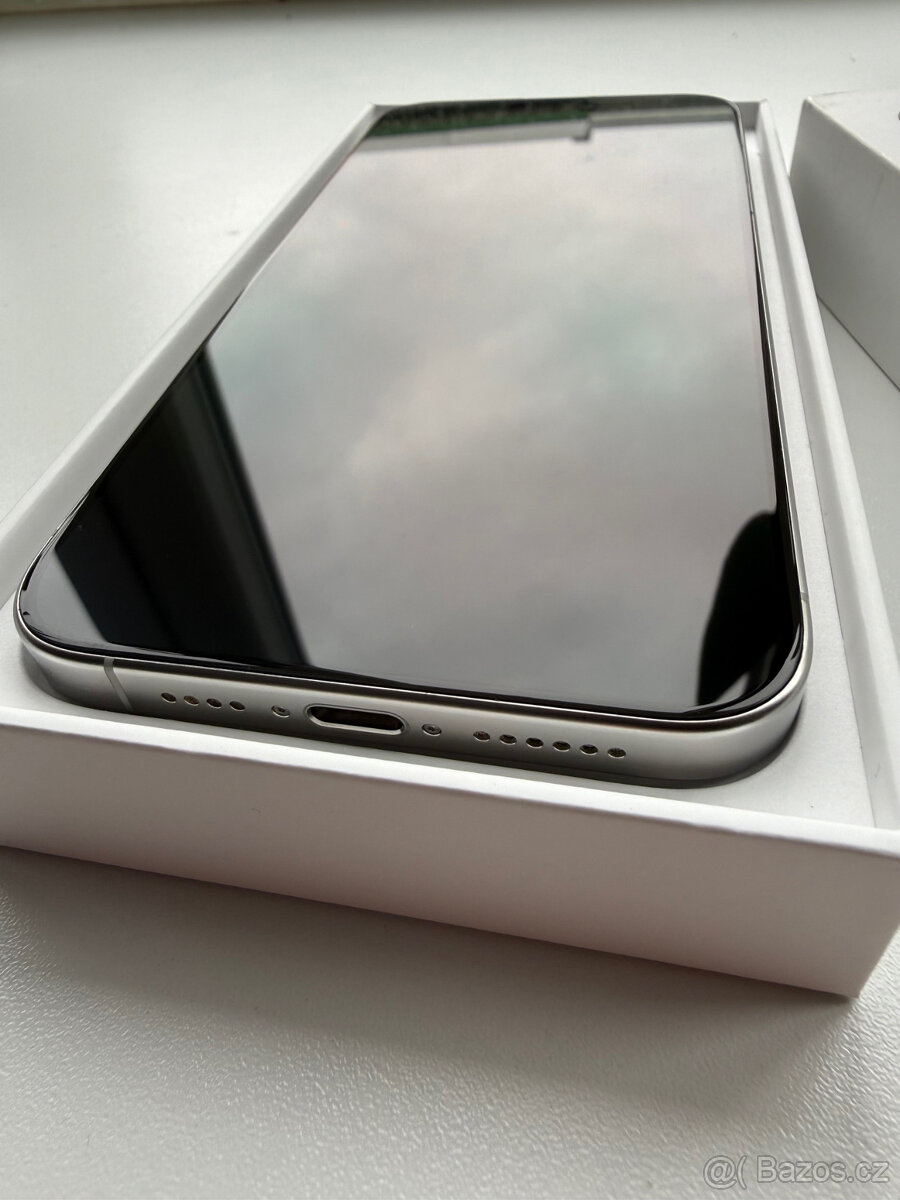 iPhone 15 PRO MAX 256 GB - Top stav - 100% kondice baterie - 2