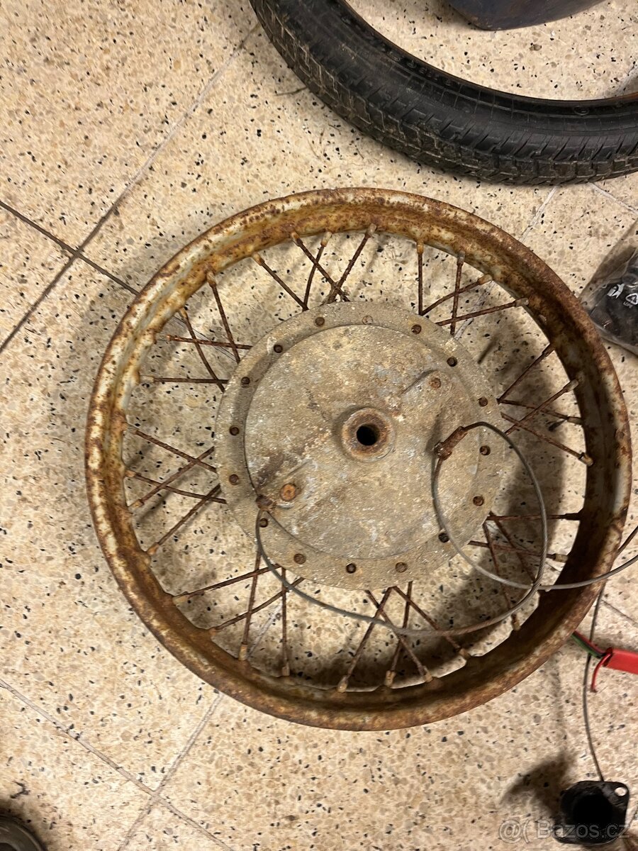 Různé díly na bastl nebo opravu Jawa/ČZ - 2