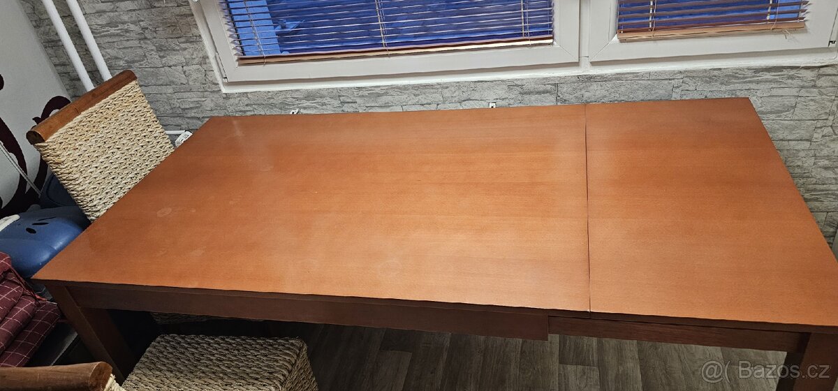 Rozkládací jídelní stůl - 2