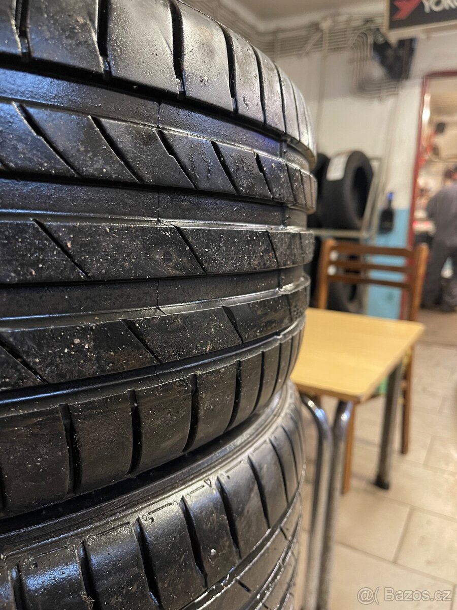 Letní pneu KUMHO 235/40 R19 - 2
