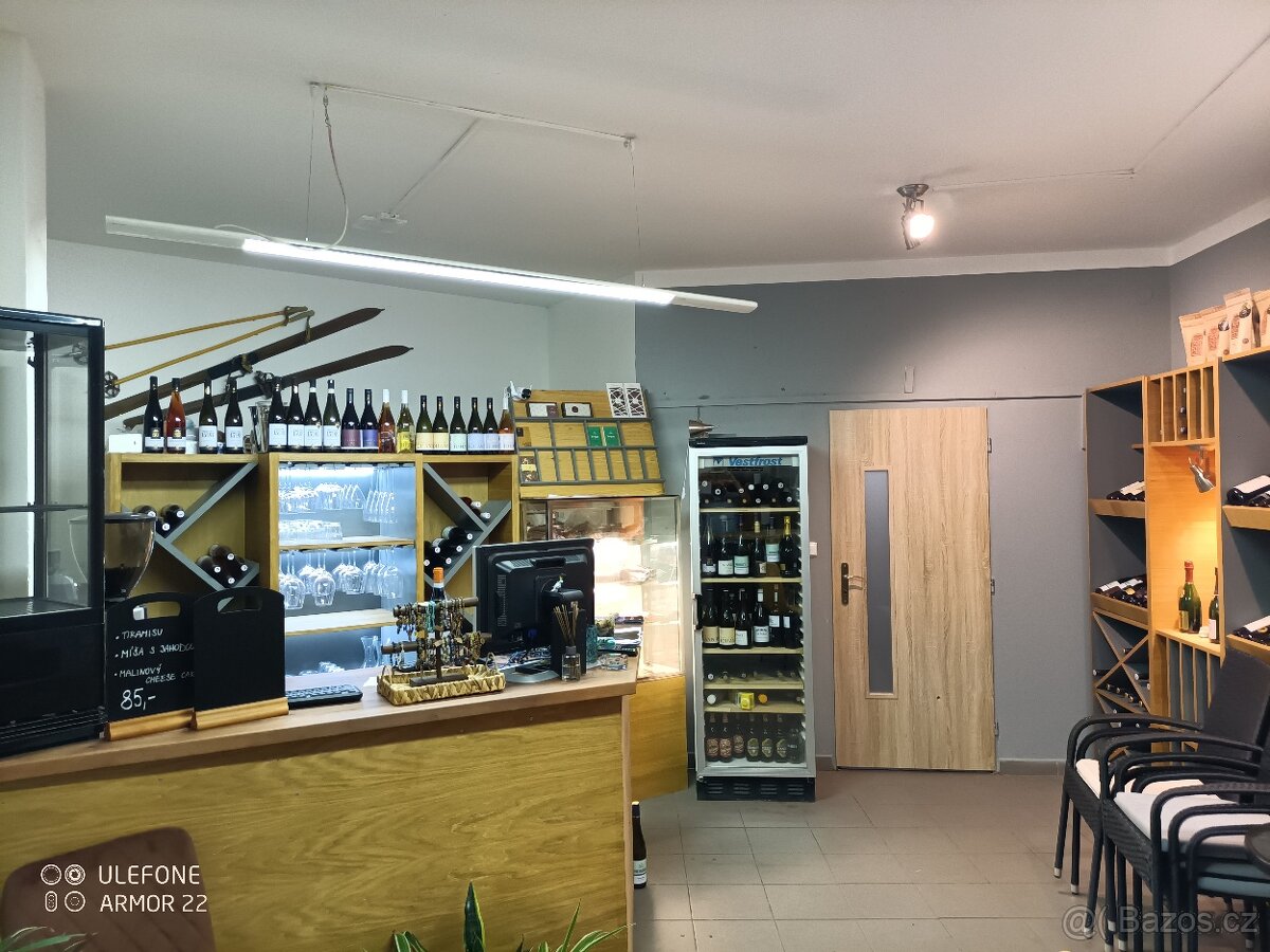 HARRACHOV - obchod v centru - 2