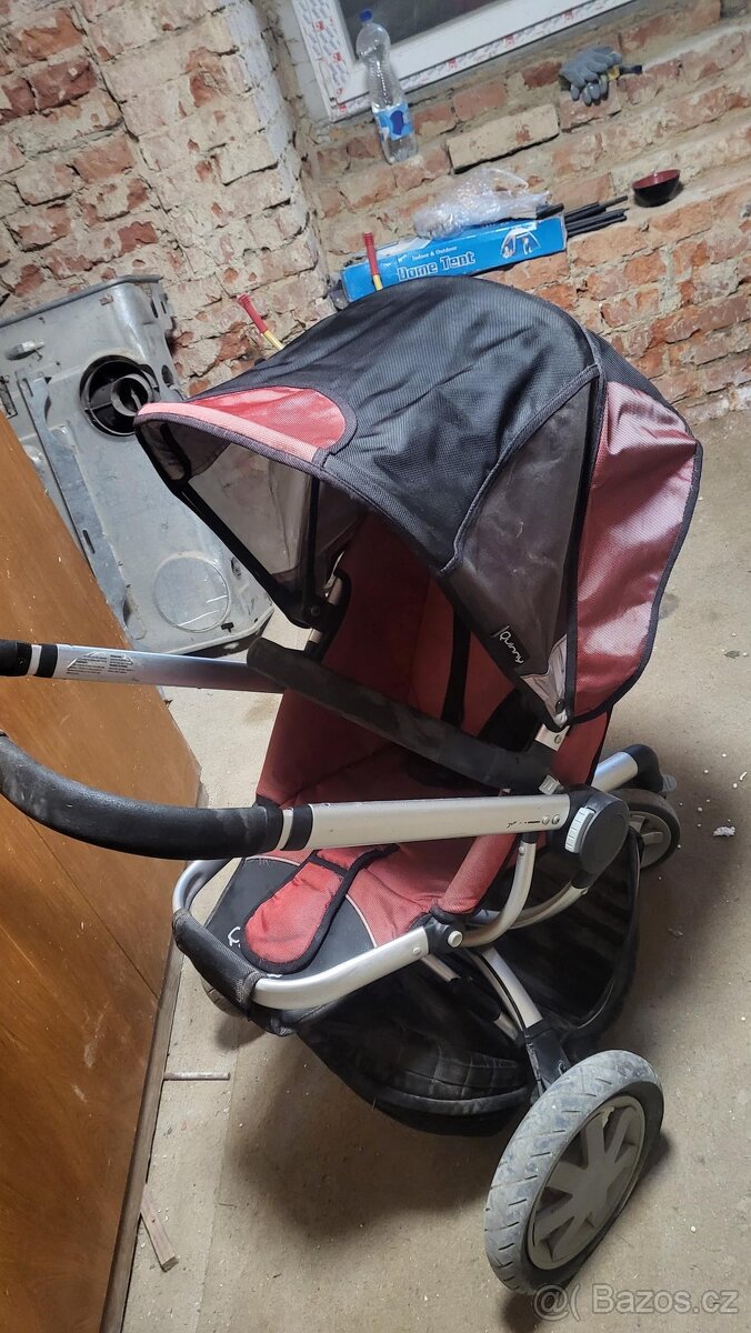 Starý kočárek, možná už ne pro děti? - 2