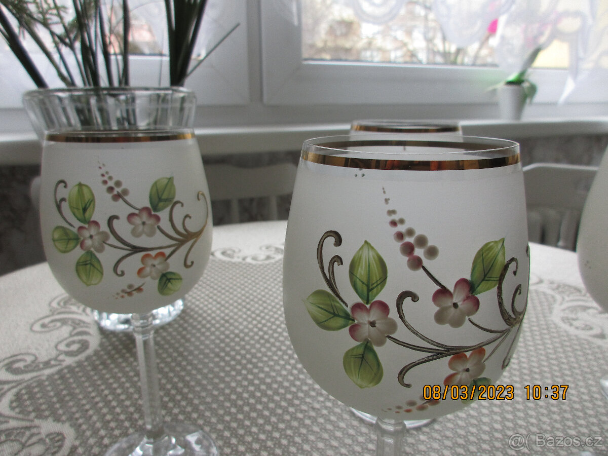 Prodám krásně zdobené skleničky. - 2