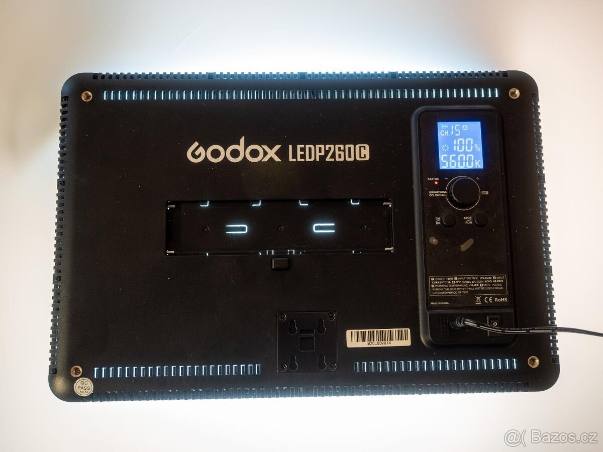LED video světlo Godox LEDP260C - 2