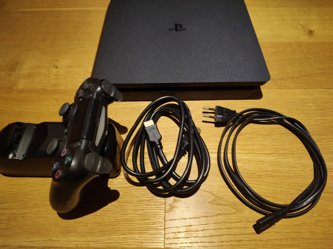 Playstation 4 Slim, orig. ovladač, nabíječka, jailbreak - 2