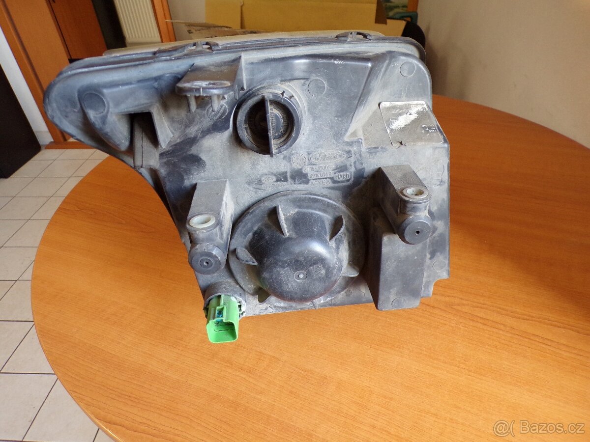 Ford Connect 2002-2013 světla + podběh - 2