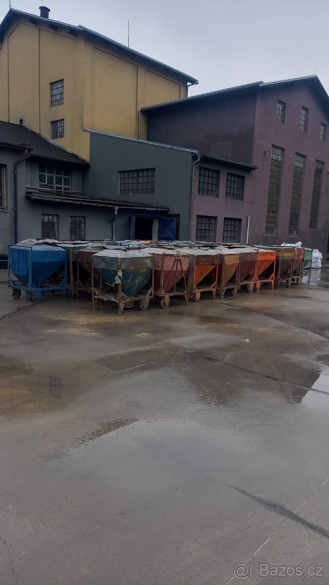 Hoboky - vozíky na surovinu - 2