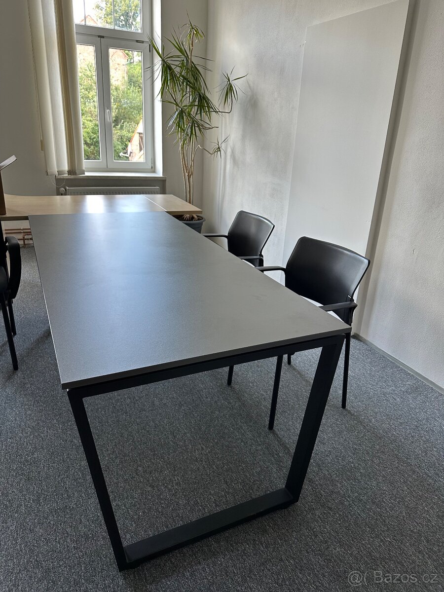 Konferenční stůl a židle - 2