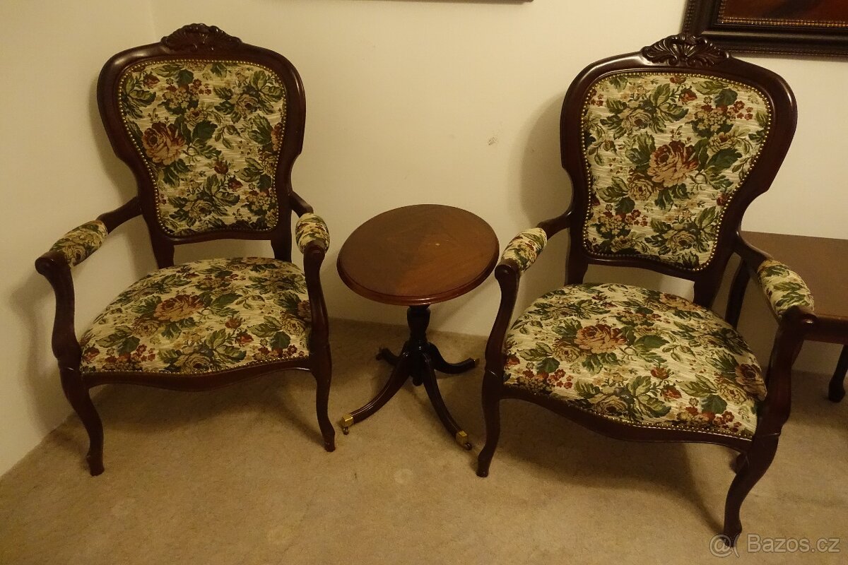 Stoličky a stolík - 2