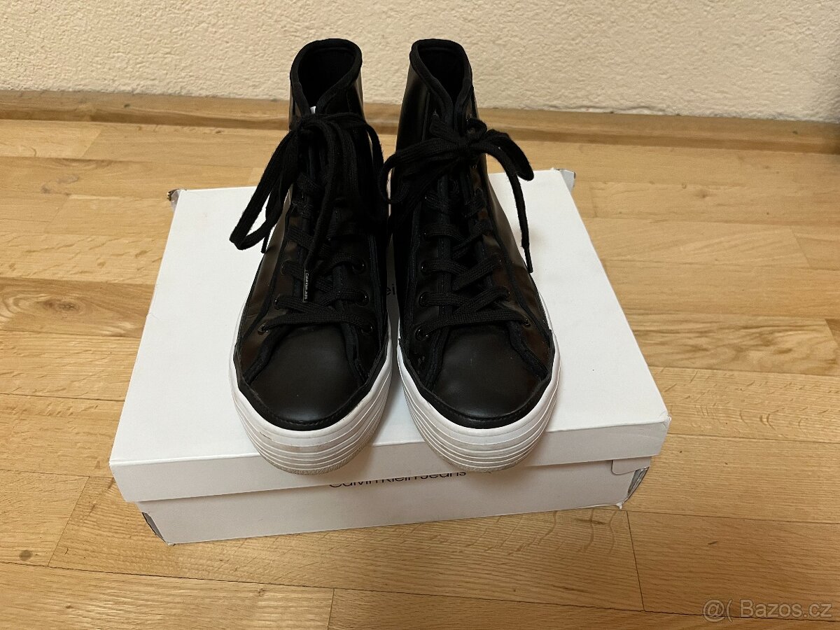 Dámské boty na platformě zn. Calvin Klein ve vel. 40 - 2