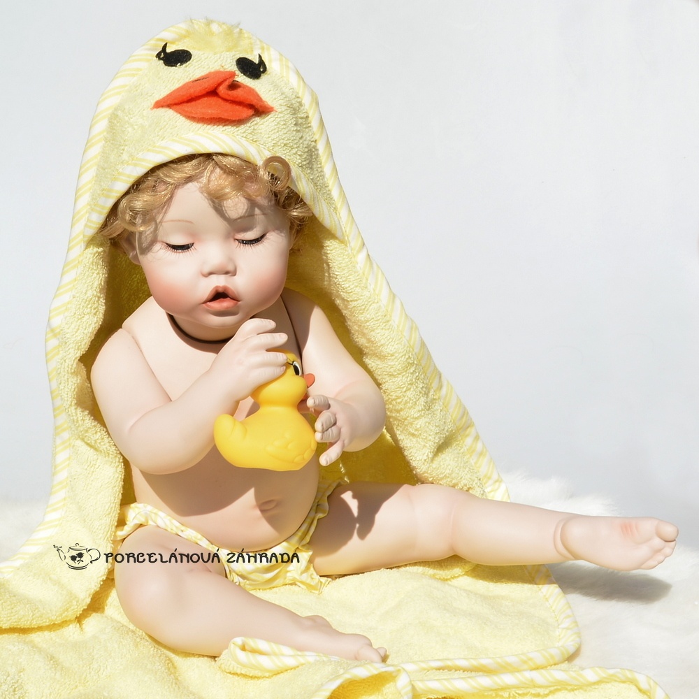 Porcelánová panenka +vanička +kachna +bublinky +kožíšek - 2