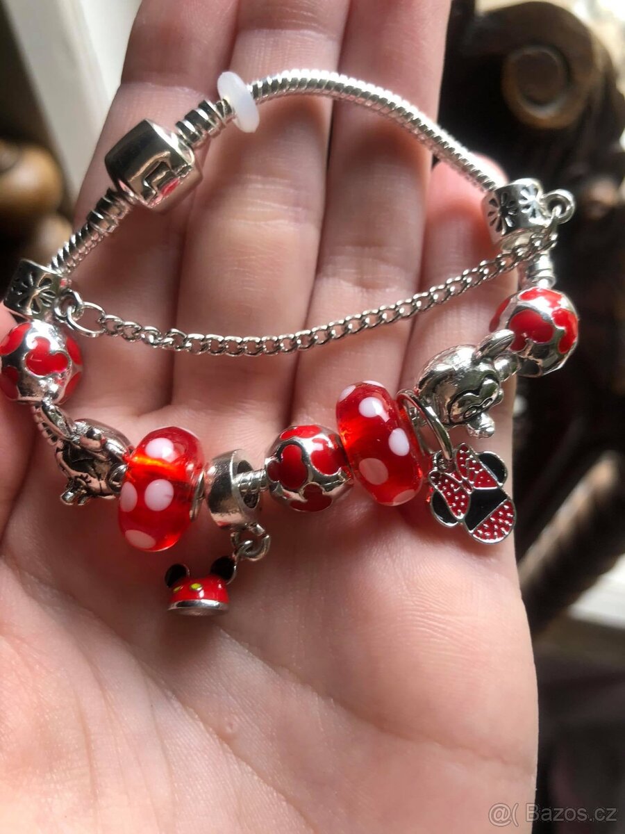 Náramek s přívěšky Mickey - 2