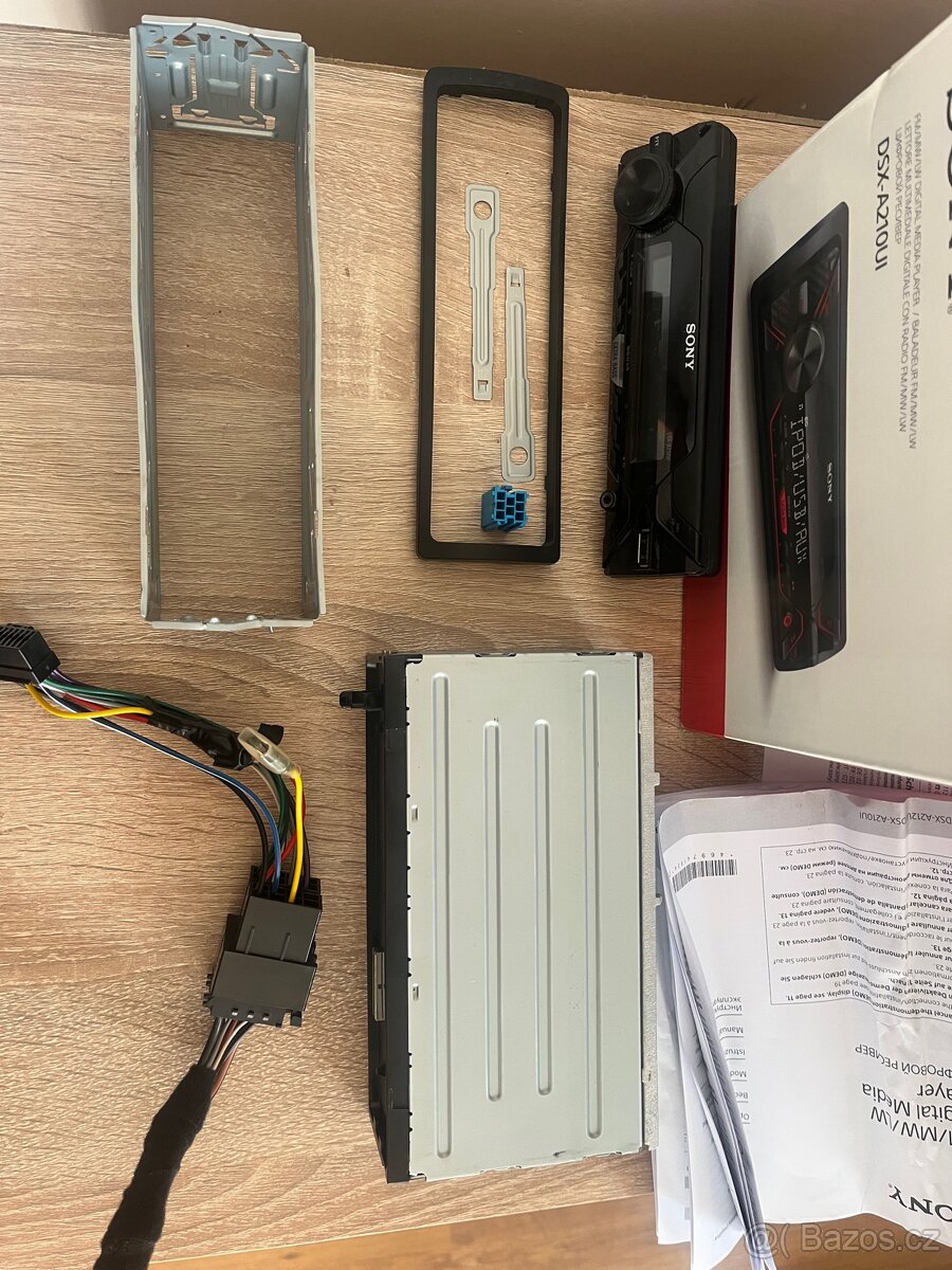 Autorádio Sony DSX - A210UI + rámeček - 2
