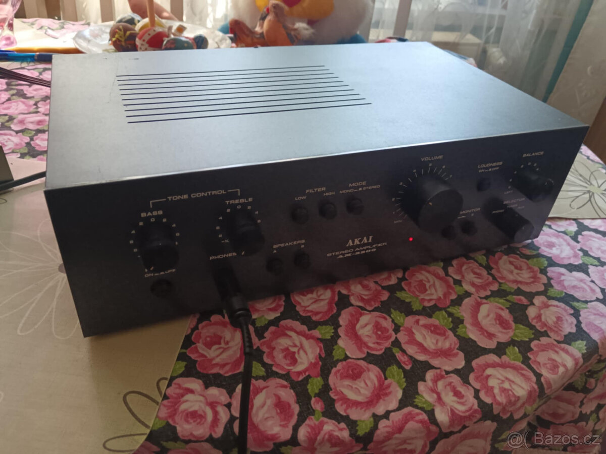 AKAI AM 2200 - 2