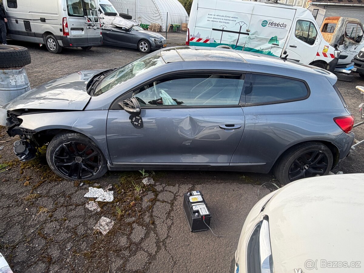 VW Scirocco 2.0 TDI 103 Kw Automat - 2