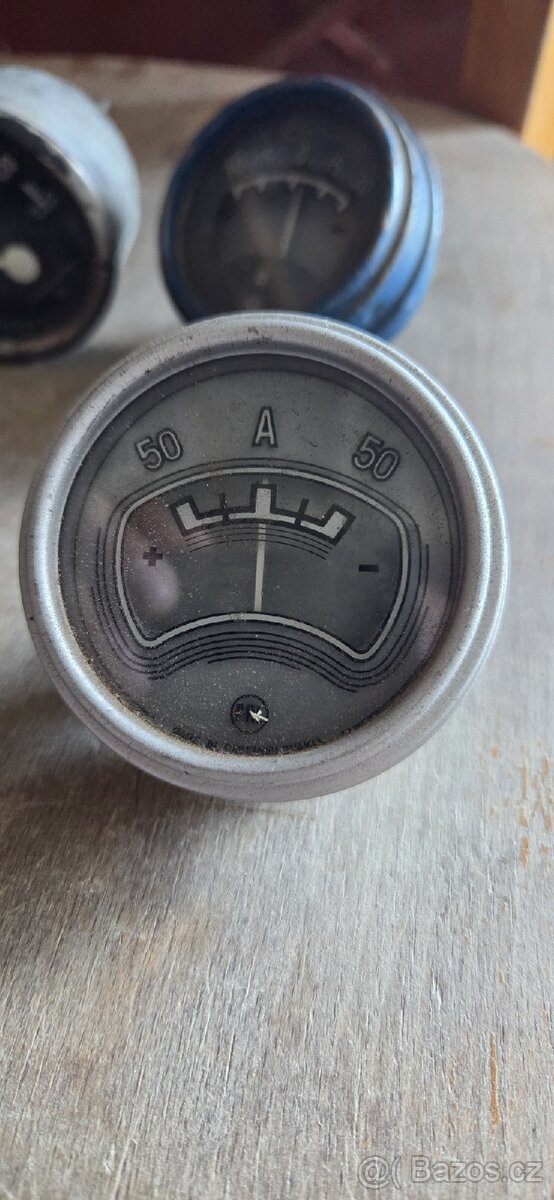 Budíky měřák. Do auta. - 2