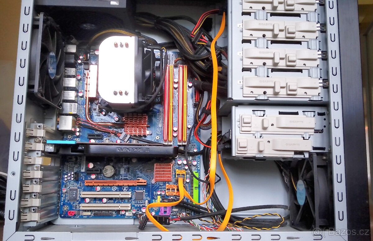 pc GIGABYTE, Core2Duo 2,66GHz,case GIGABYTE Triton 180 - 2