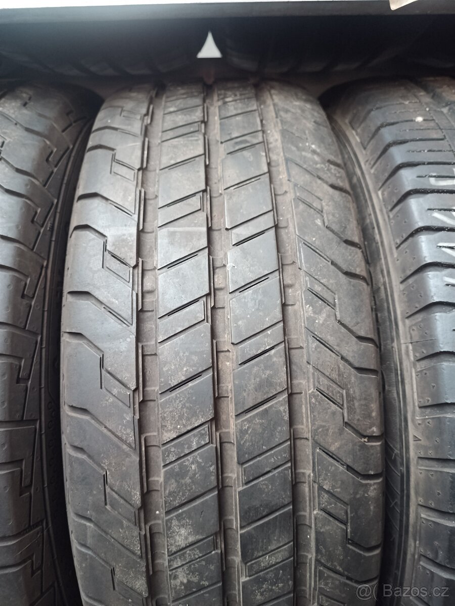 215/65/16C Continental - 2