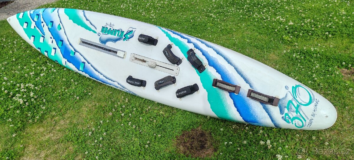 Windsurfing raceboard old school - 2