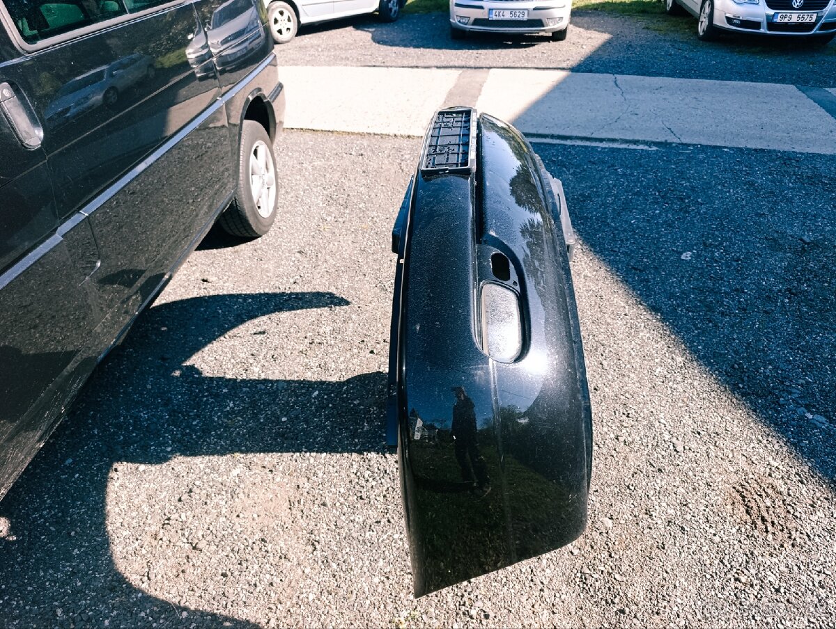 Prodám přední orig.nárazník VW T4 Caravelle - 2