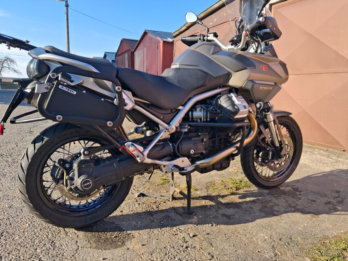 Moto Guzzi Stelvio 1200 - 2