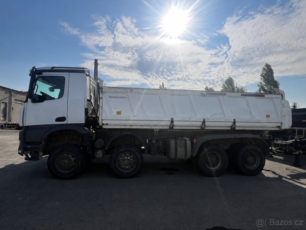 Mercedes Arocs - 2