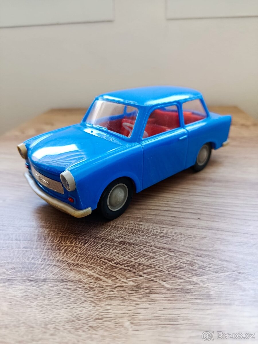 Model trabant plast - 2