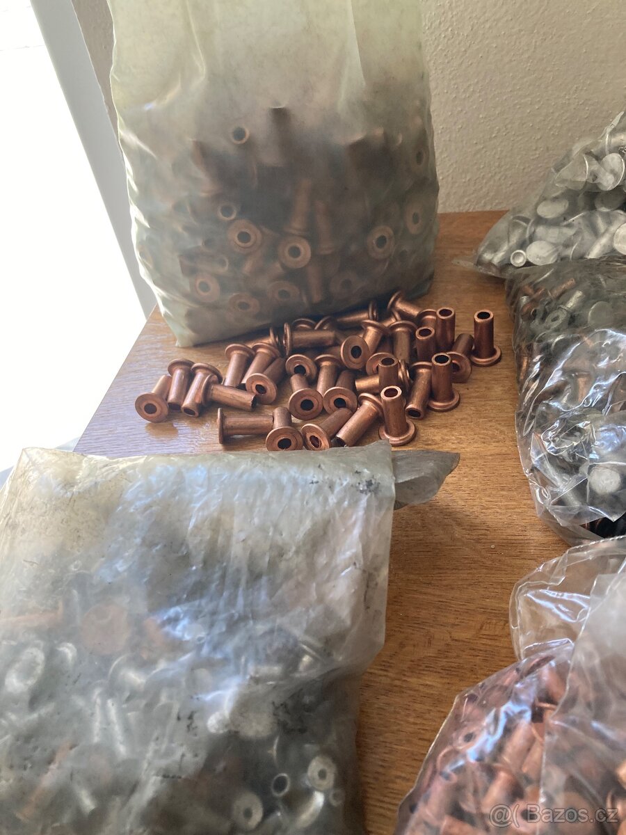 nýty - 2
